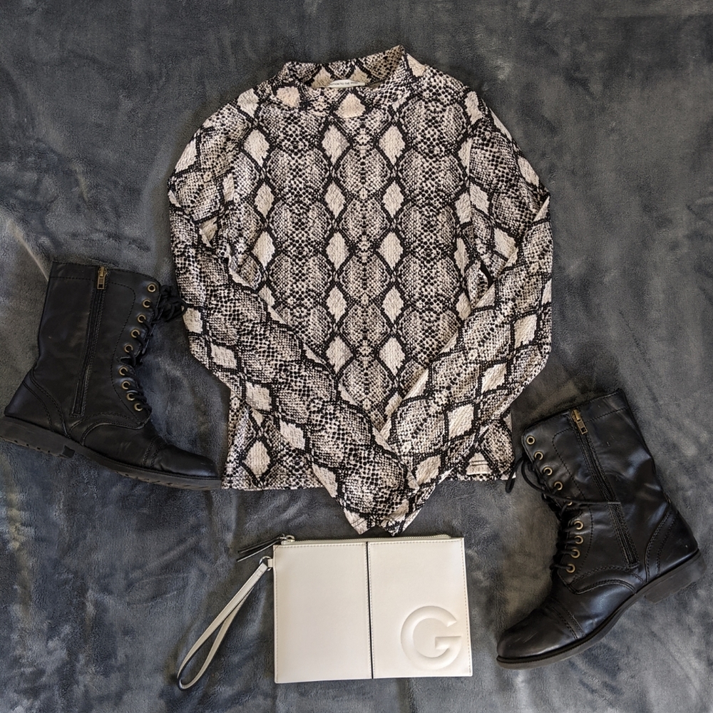 Snake skin turtle neck